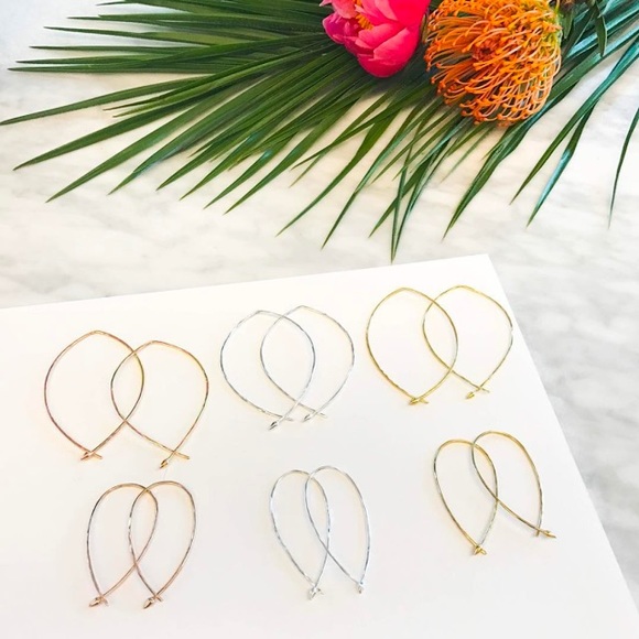 Stella and dot small hammered wire hoops- rose gold - Picture 2 of 4